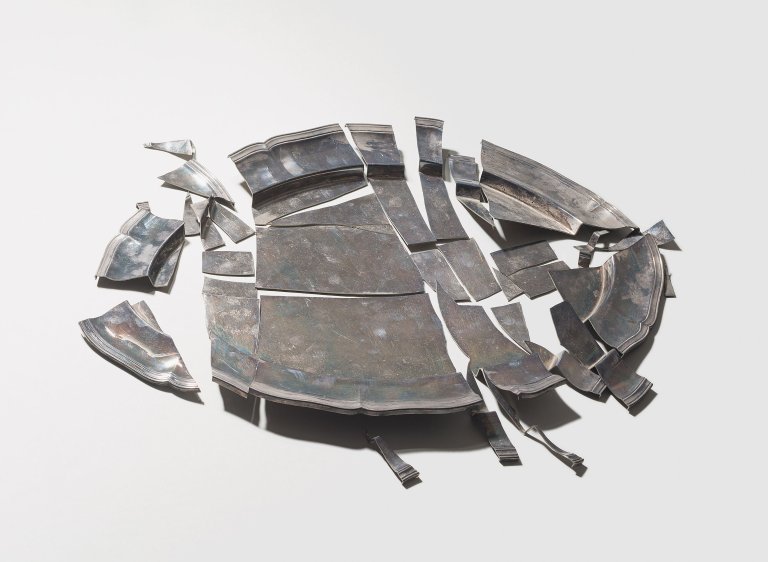 Auf diesem Bild ist das folgende Kunstwerk zu sehen: Alicja Kwade. „Unter anderer Bedingung“. 2009.