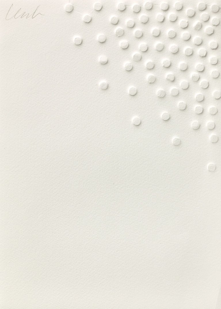 Auf diesem Bild ist das folgende Kunstwerk zu sehen: Günther Uecker. „Wie weiss ist wissen die Weisen - Hommage á Günther Uecker“. 1975.