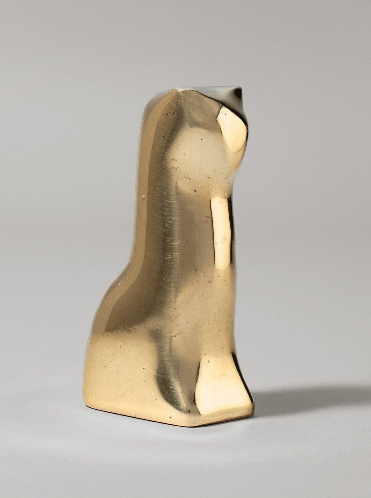 Auf diesem Bild ist das folgende Kunstwerk zu sehen: Karl Hartung. „Katze“. Um 1939/45.