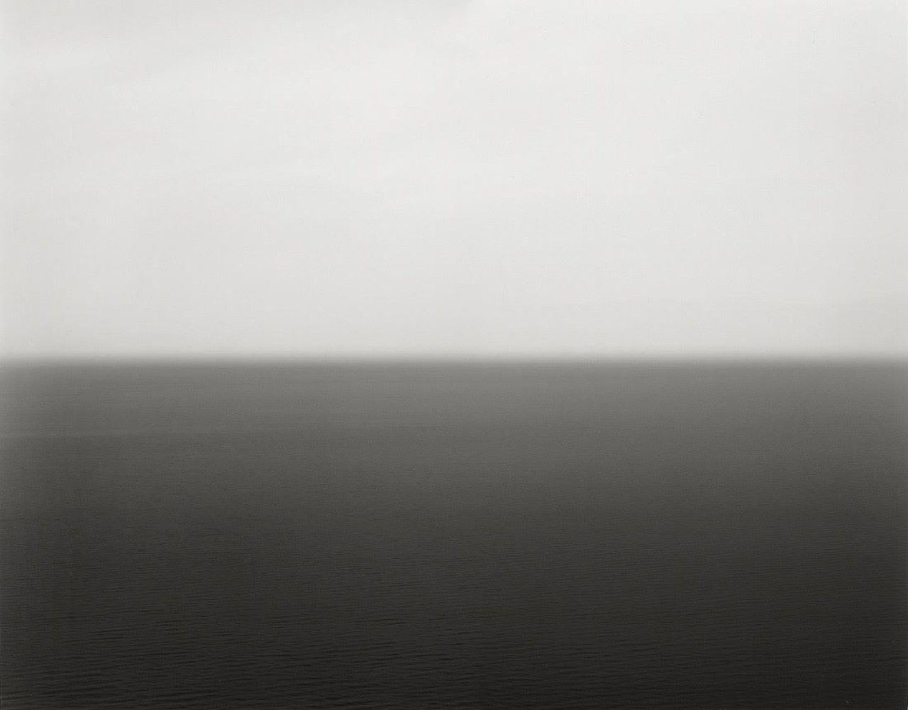 Auf diesem Bild ist das folgende Kunstwerk zu sehen: Hiroshi Sugimoto. „Sea of Galilee, Golan“. 1992.