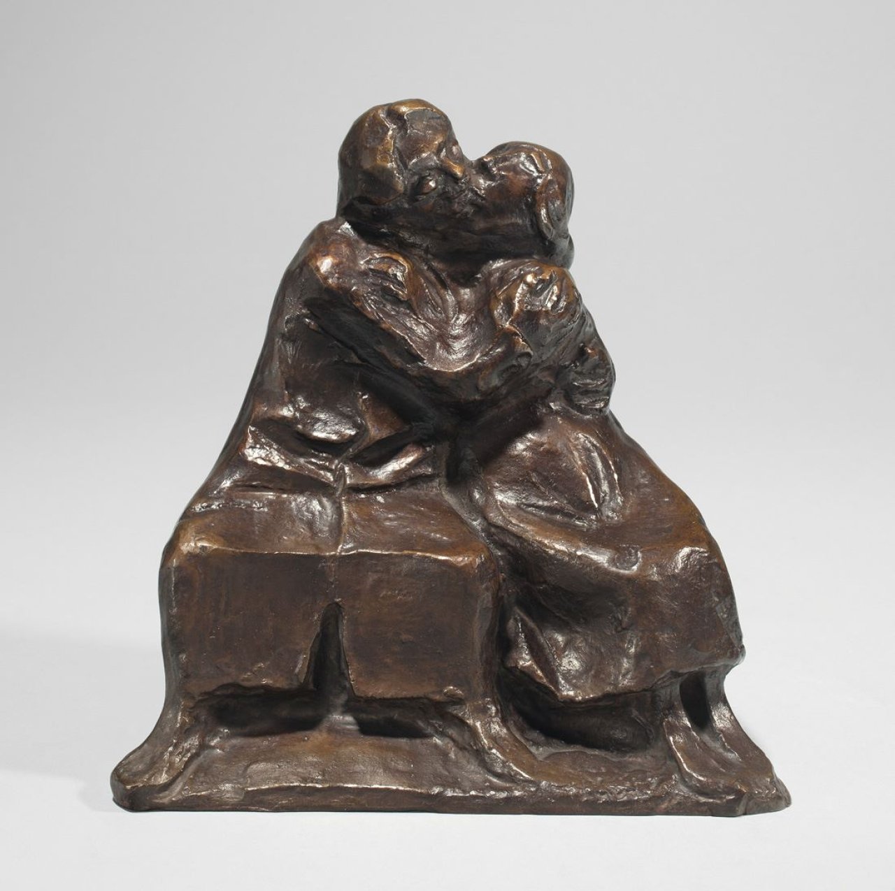 Auf diesem Bild ist das folgende Kunstwerk zu sehen: Ernst Barlach. „Kussgruppe I“. 1921.
