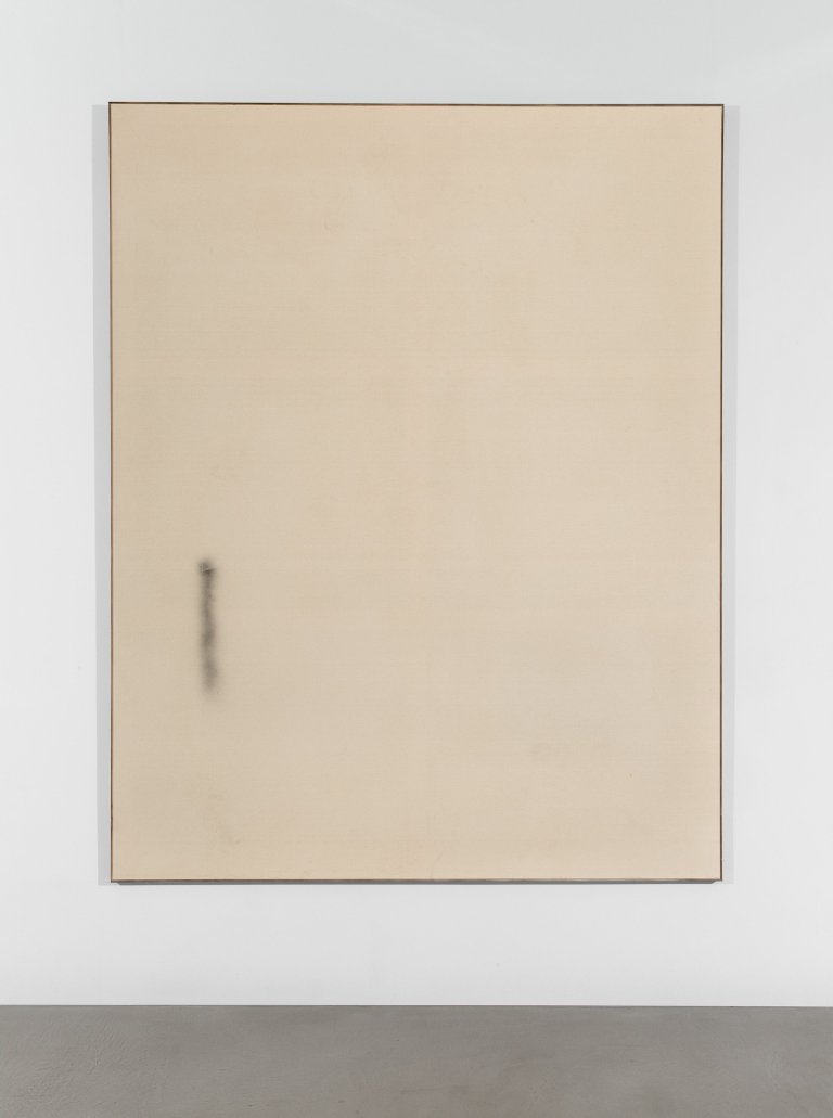 Auf diesem Bild ist das folgende Kunstwerk zu sehen: David Ostrowski. F (Musik ist Scheisse). 2013.