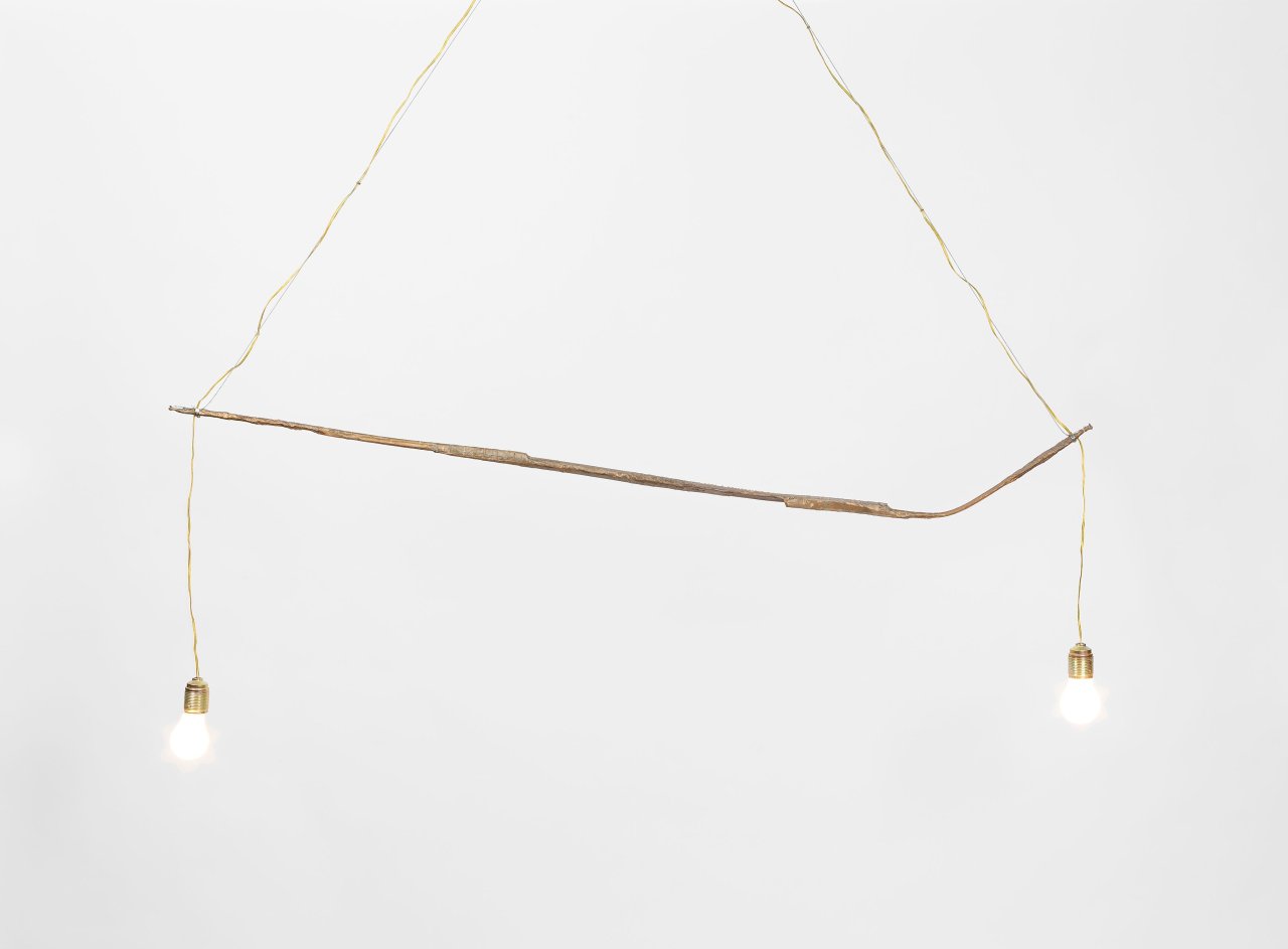 Auf diesem Bild ist das folgende Kunstwerk zu sehen: Franz West. „Haus Lange Lampe“. 1991.