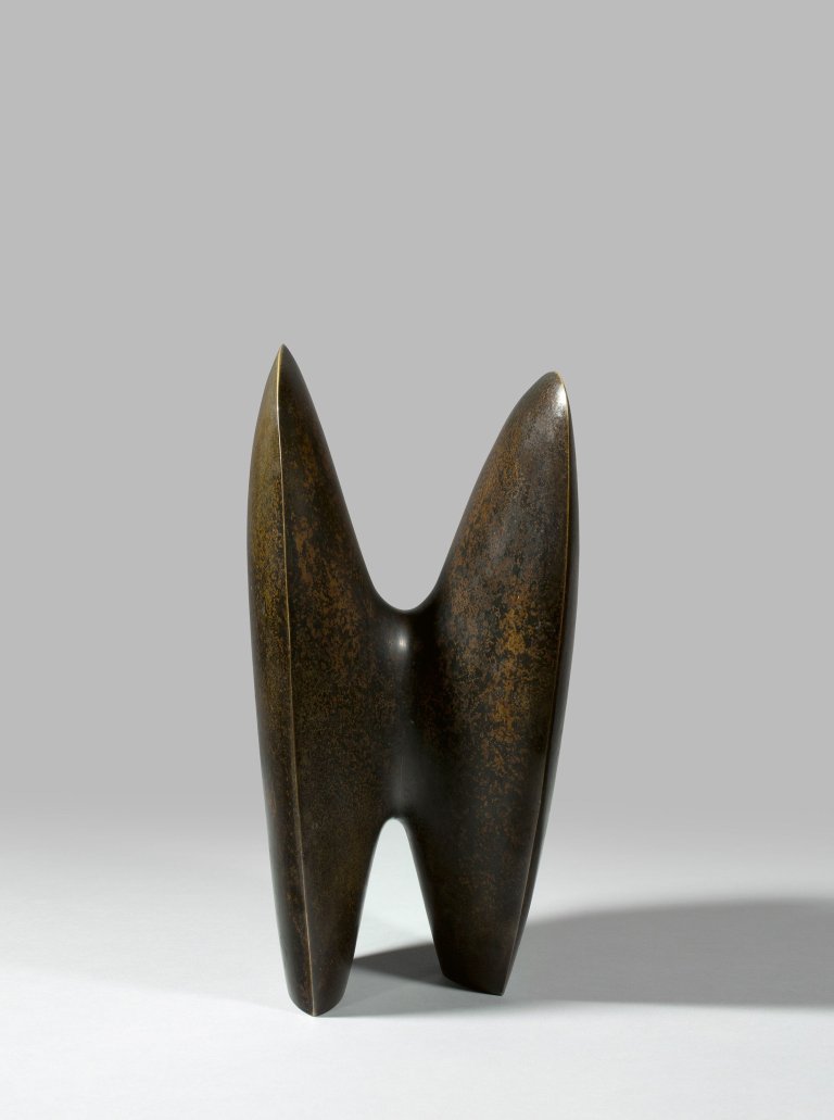 Auf diesem Bild ist das folgende Kunstwerk zu sehen: Karl Hartung. „Doppelform“. Um 1949/50.