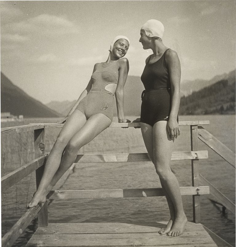 Auf diesem Bild ist das folgende Kunstwerk zu sehen: Rudolf Koppitz. Weissensee, Kärnten. 1930.