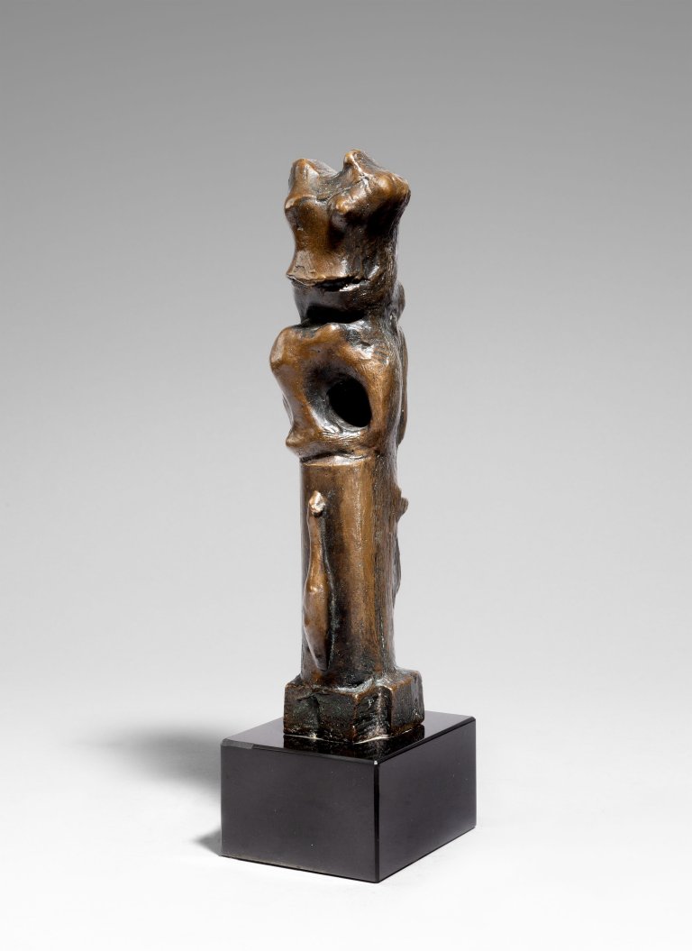 Auf diesem Bild ist das folgende Kunstwerk zu sehen: Henry Moore. „Upright Motive, Maquette No. 9“. 1955.