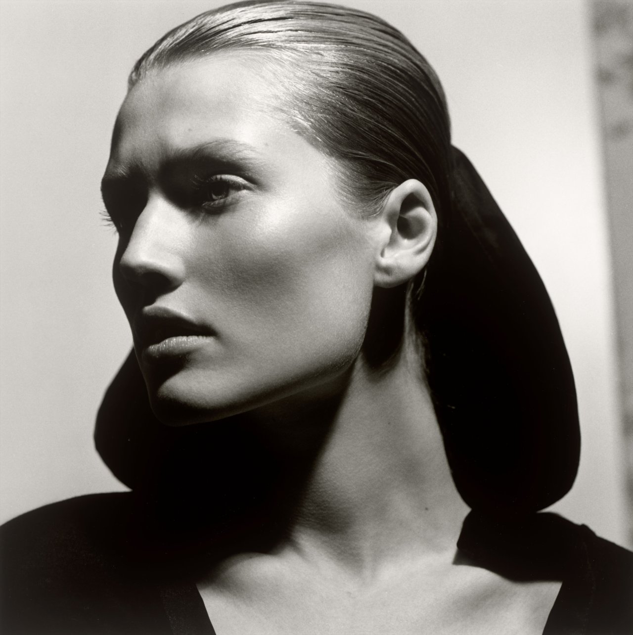 Auf diesem Bild ist das folgende Kunstwerk zu sehen: Ralph Mecke. „Toni Garrn, Paris“. 2009.