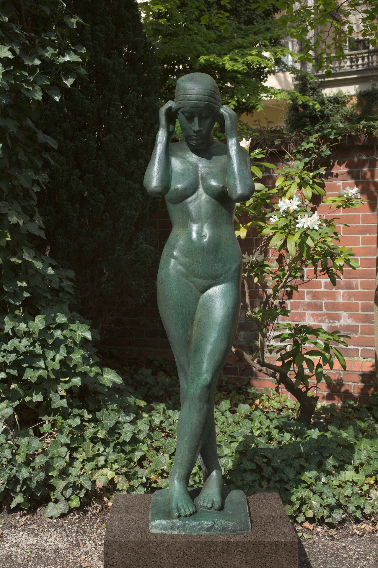 Auf diesem Bild ist das folgende Kunstwerk zu sehen: Gerhard Marcks. „Schwimmerin II“. 1938 / 52.