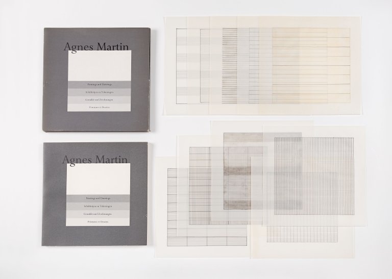 Auf diesem Bild ist das folgende Kunstwerk zu sehen: Agnes Martin. „Agnes Martin - Paintings and Drawings 1974-1990“. 1991.