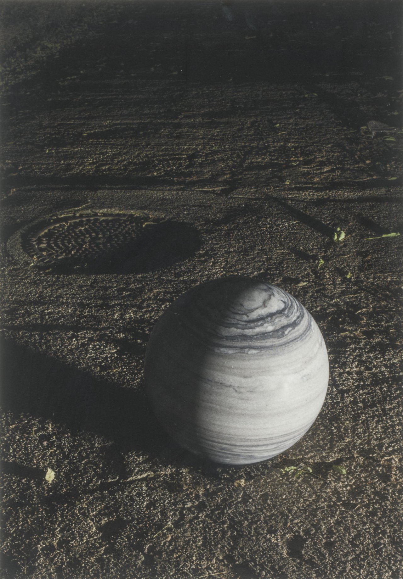 Auf diesem Bild ist das folgende Kunstwerk zu sehen: Alicja Kwade. „Pars Pro Toto“. 2019.