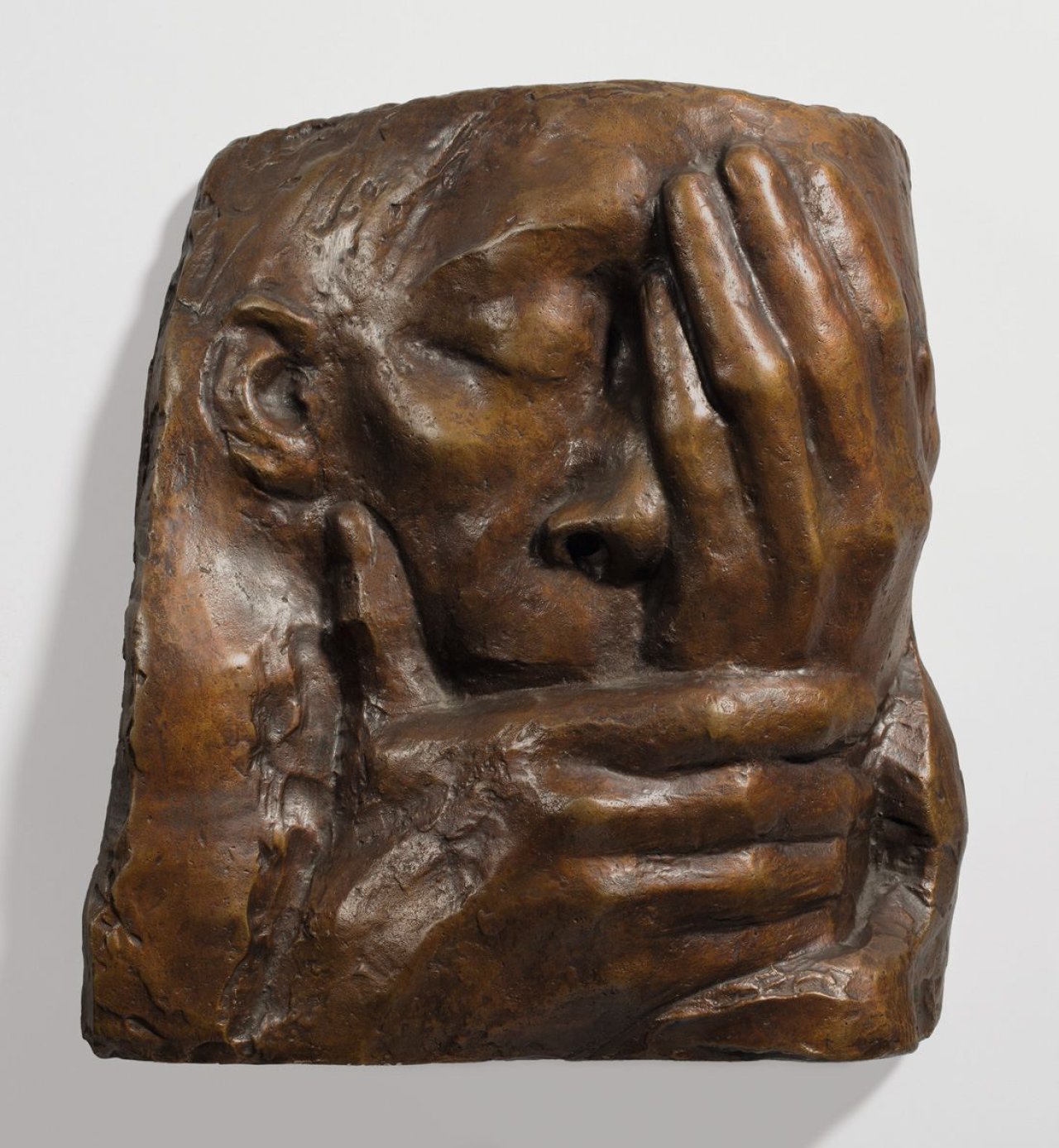 Auf diesem Bild ist das folgende Kunstwerk zu sehen: Käthe Kollwitz. „Die Klage“. 1938-40.