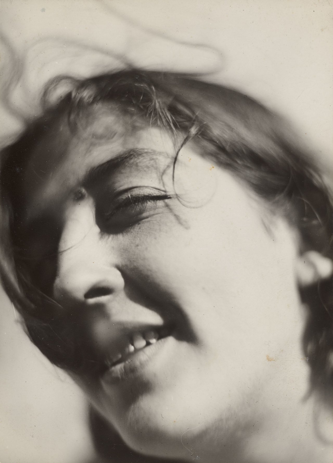 Auf diesem Bild ist das folgende Kunstwerk zu sehen: Iwao Yamawaki. Frauenporträt. 1930/32.