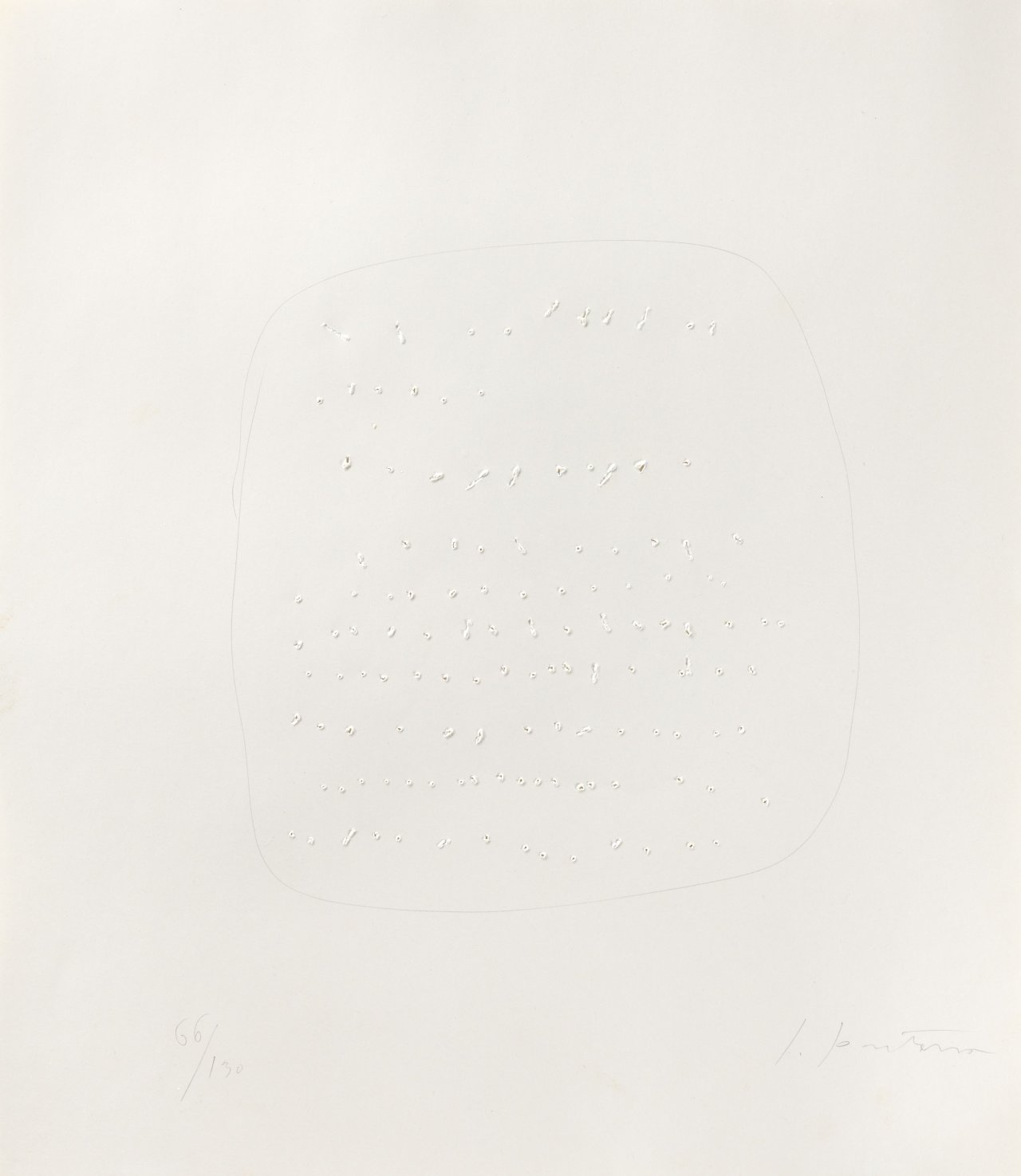 Auf diesem Bild ist das folgende Kunstwerk zu sehen: Lucio Fontana. „Concetto Spaziale“, aus: „Edition Original 1“. 1962-64.