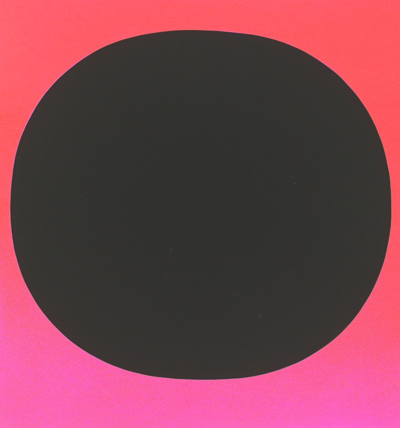 Auf diesem Bild ist das folgende Kunstwerk zu sehen: Rupprecht Geiger. „Rundes Schwarz/schwarz auf leuchtrot kalt bis rot-orange“. 1968.