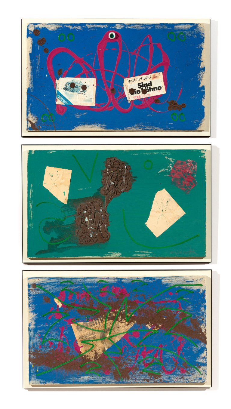 Auf diesem Bild ist das folgende Kunstwerk zu sehen: A.R. Penck. „Erinnerung Hechtstraße – 1. Die allgemeine Scheiße 2. Die russische Scheiße 3. Die westdeutsche Scheiße“. 1980/85.