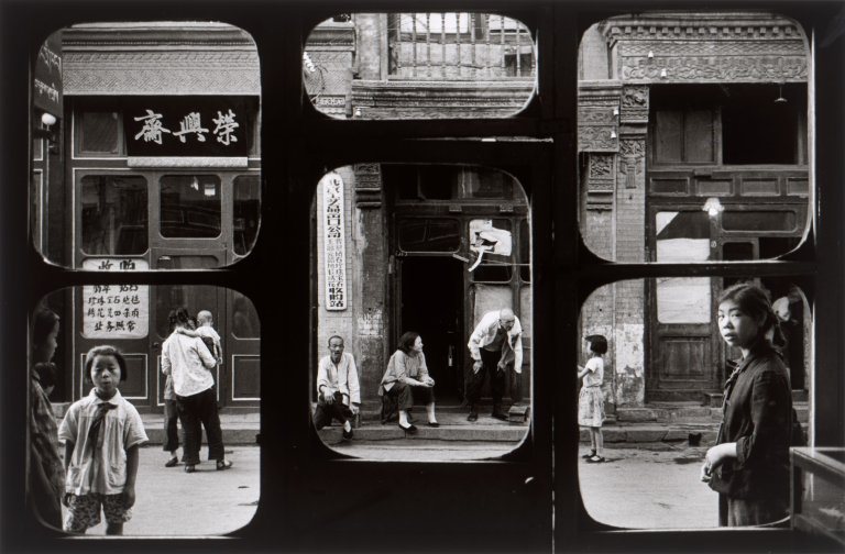 Auf diesem Bild ist das folgende Kunstwerk zu sehen: Marc Riboud. „Beijing“. 1965.