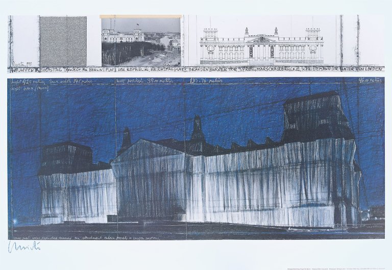 Auf diesem Bild ist das folgende Kunstwerk zu sehen:  Christo. „Wrapped Reichstag (Project for Berlin), Platz der Republik, Reichstagplatz, Brandenburger Tor, Spree, Marschallbrücke, Scheidemannstr. Unter den Linden“. 1993.