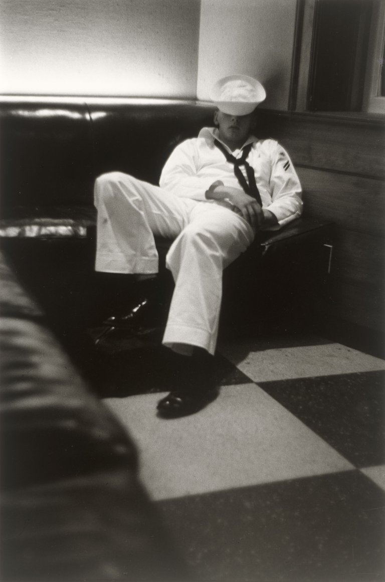Auf diesem Bild ist das folgende Kunstwerk zu sehen: Louis Stettner. „Penn Station“. 1958.