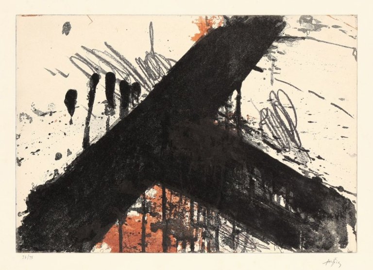 Auf diesem Bild ist das folgende Kunstwerk zu sehen: Antoni Tàpies. „Le T renversé“. 1969.