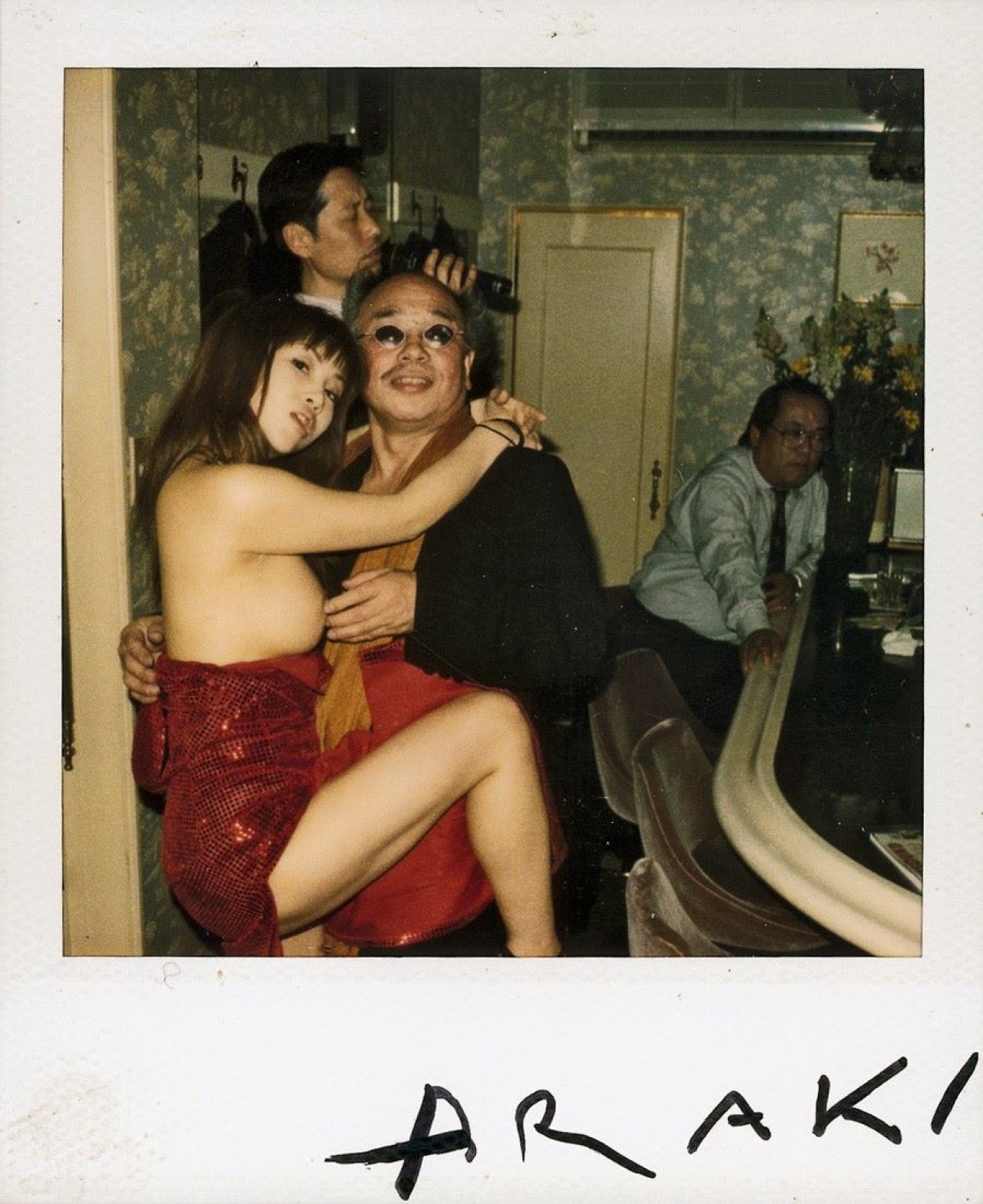 Auf diesem Bild ist das folgende Kunstwerk zu sehen: Nobuyoshi Araki. Ohne Titel (Selbstportrait), aus der Serie„Pola Eros“. 2001.