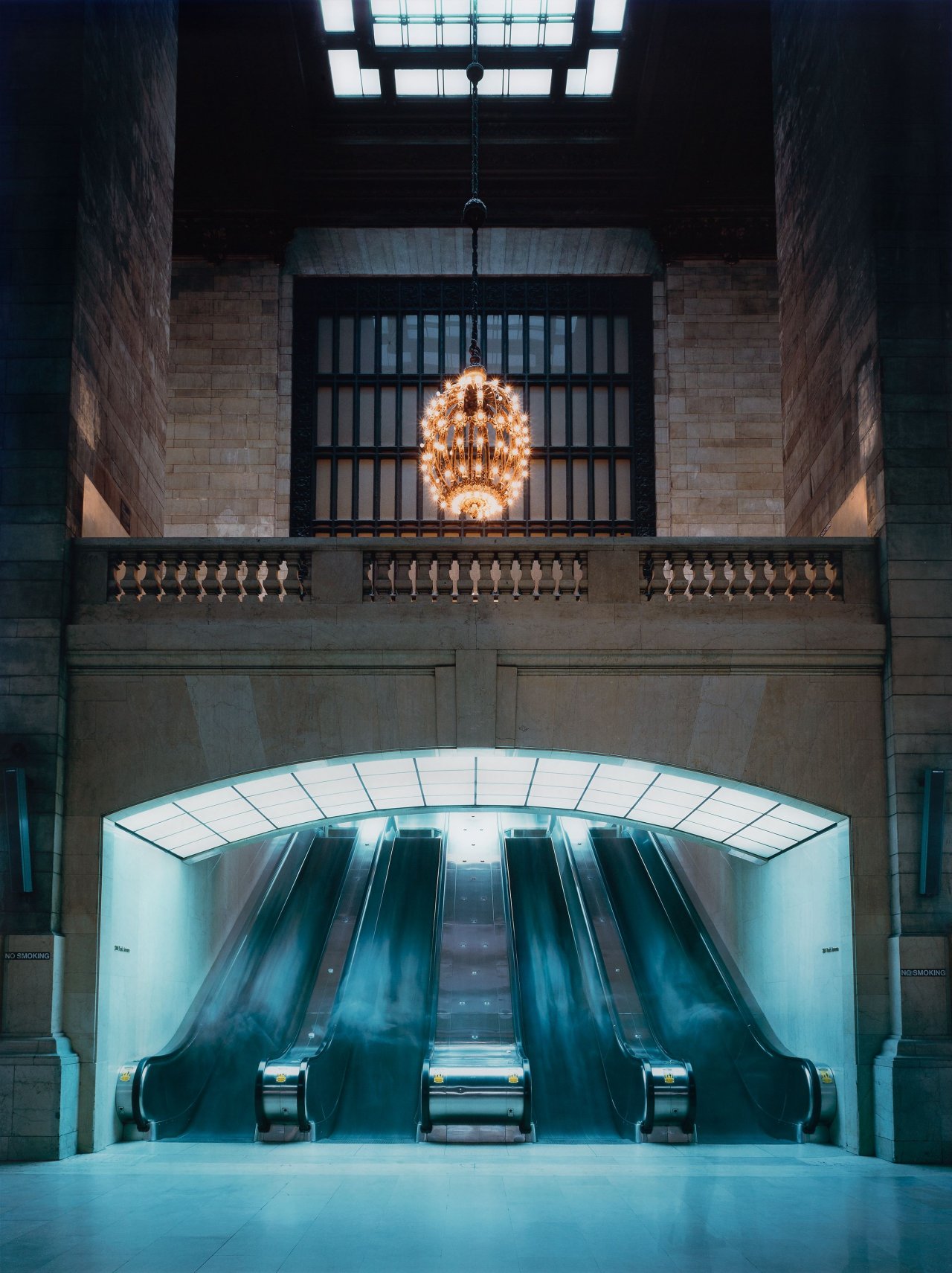 Auf diesem Bild ist das folgende Kunstwerk zu sehen: Dieter Rehm. Grand Central Station. 1995.