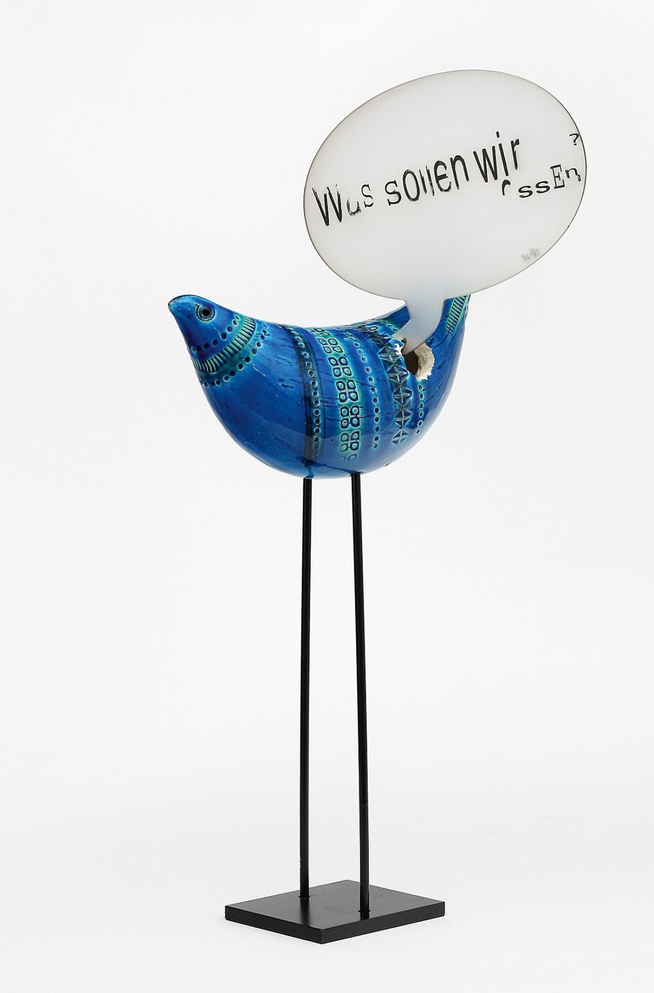 Auf diesem Bild ist das folgende Kunstwerk zu sehen: Tobias Rehberger. „Gabbing Londi Ceramic Object I–LX“. 2008.