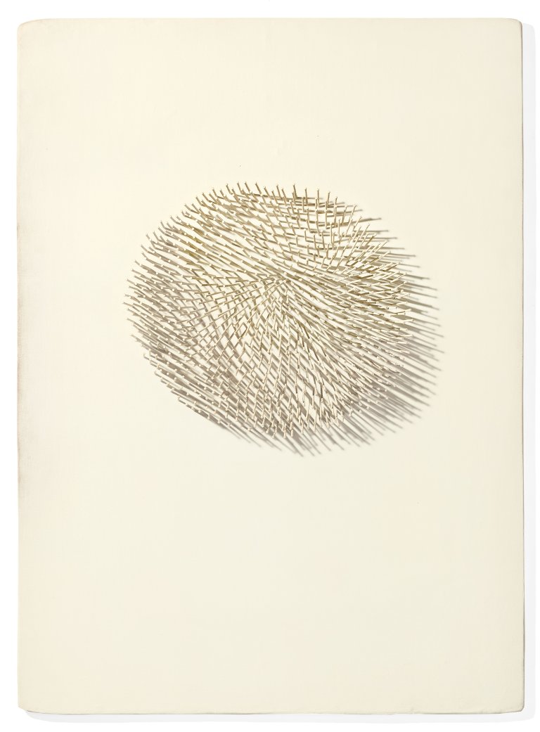 Auf diesem Bild ist das folgende Kunstwerk zu sehen: Günther Uecker. „Phantom“. 1962.