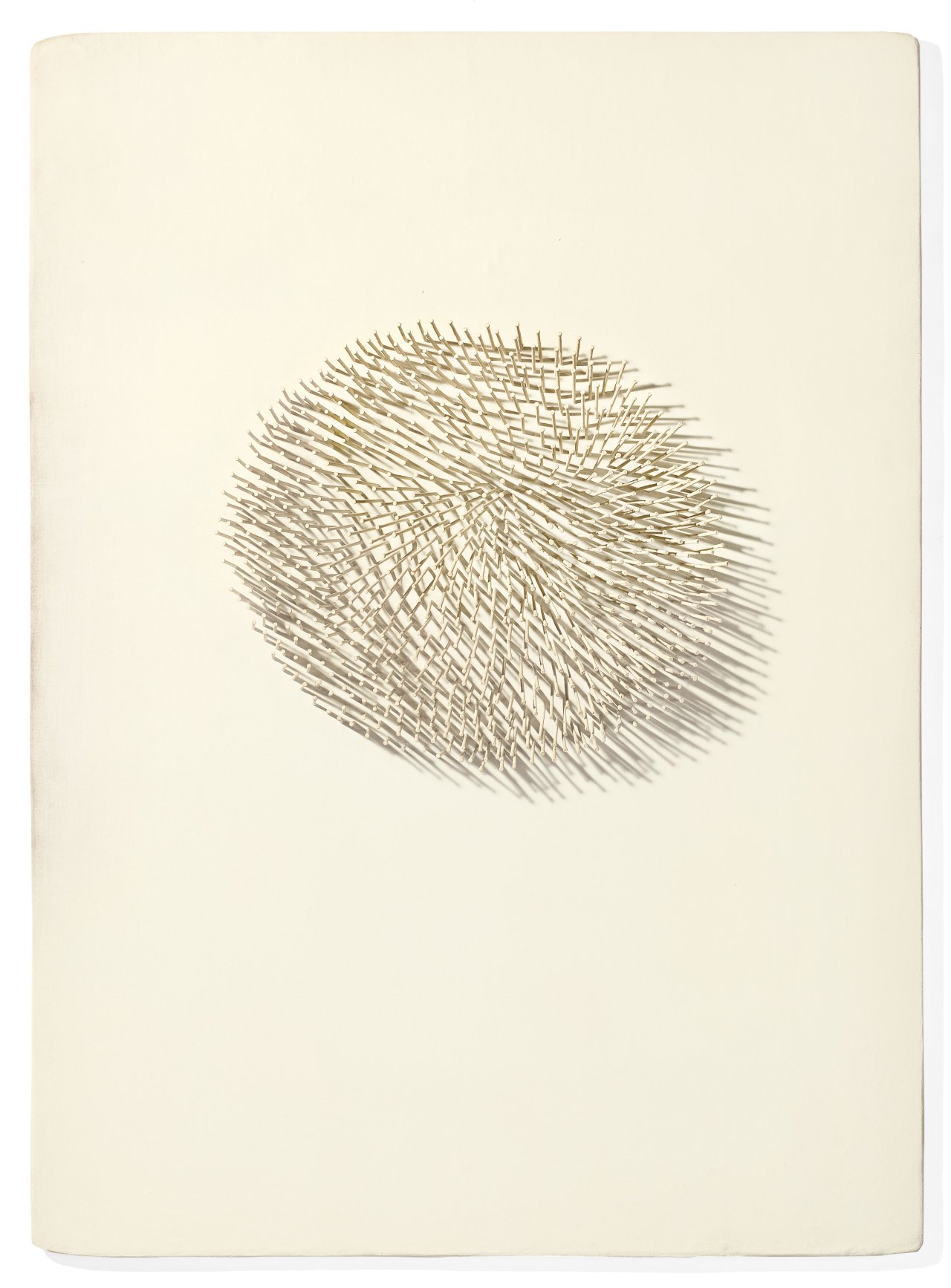 Auf diesem Bild ist das folgende Kunstwerk zu sehen: Günther Uecker. „Phantom“. 1962.