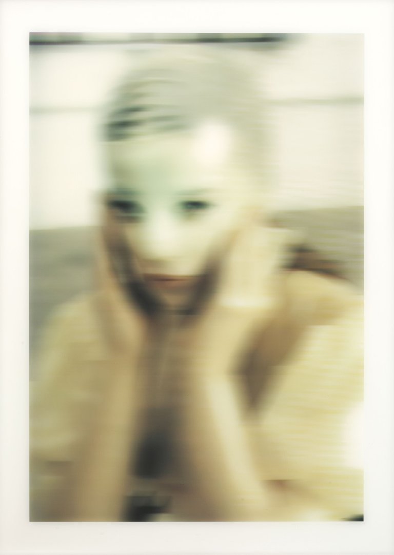 Auf diesem Bild ist das folgende Kunstwerk zu sehen: Thomas Ruff. „nudes asd 04“. 2001.