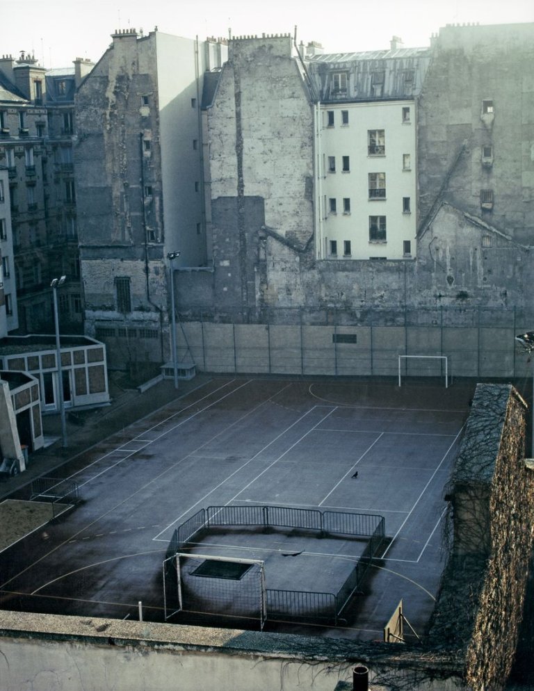 Auf diesem Bild ist das folgende Kunstwerk zu sehen: Jean-Luc Moulène. ‘Michael Faraday’, Paris, Hiver. 1986-1987.