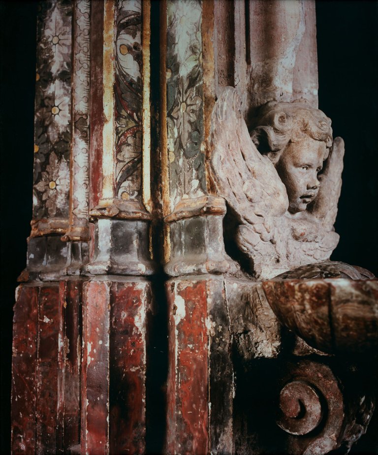 Auf diesem Bild ist das folgende Kunstwerk zu sehen: Andres Serrano. „The Church (St. Severin II)“. 1991.