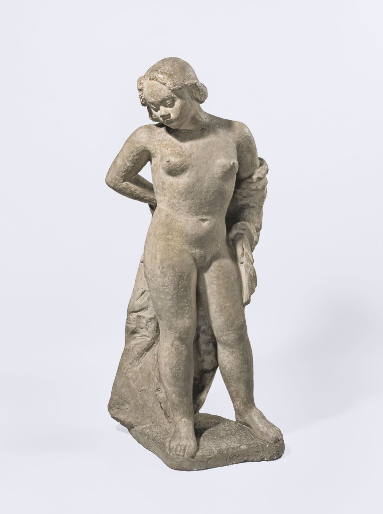 Auf diesem Bild ist das folgende Kunstwerk zu sehen: Bernhard Hoetger. „Stehender weiblicher Akt (Äppelken)“. 1936.