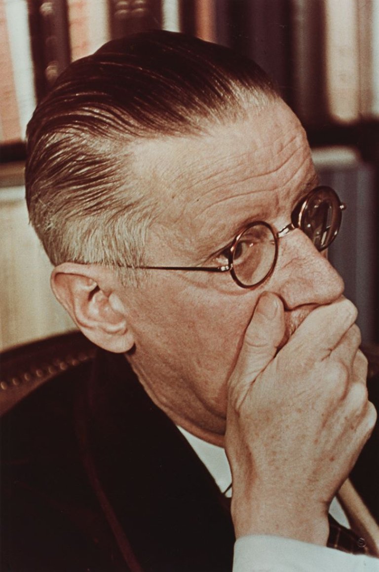 Auf diesem Bild ist das folgende Kunstwerk zu sehen: Gisèle Freund. „James Joyce, Paris“. 1939.