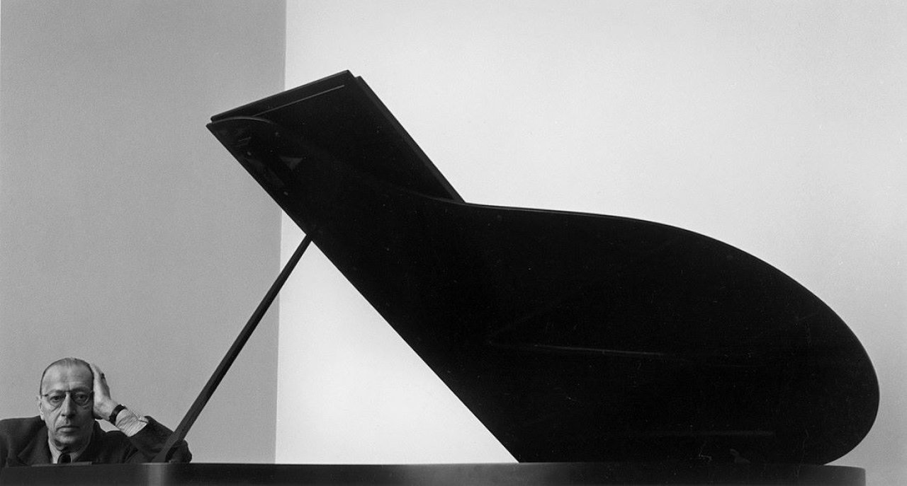 Auf diesem Bild ist das folgende Kunstwerk zu sehen: Arnold Newman. „Igor Stravinsky, New York City“. 1946.