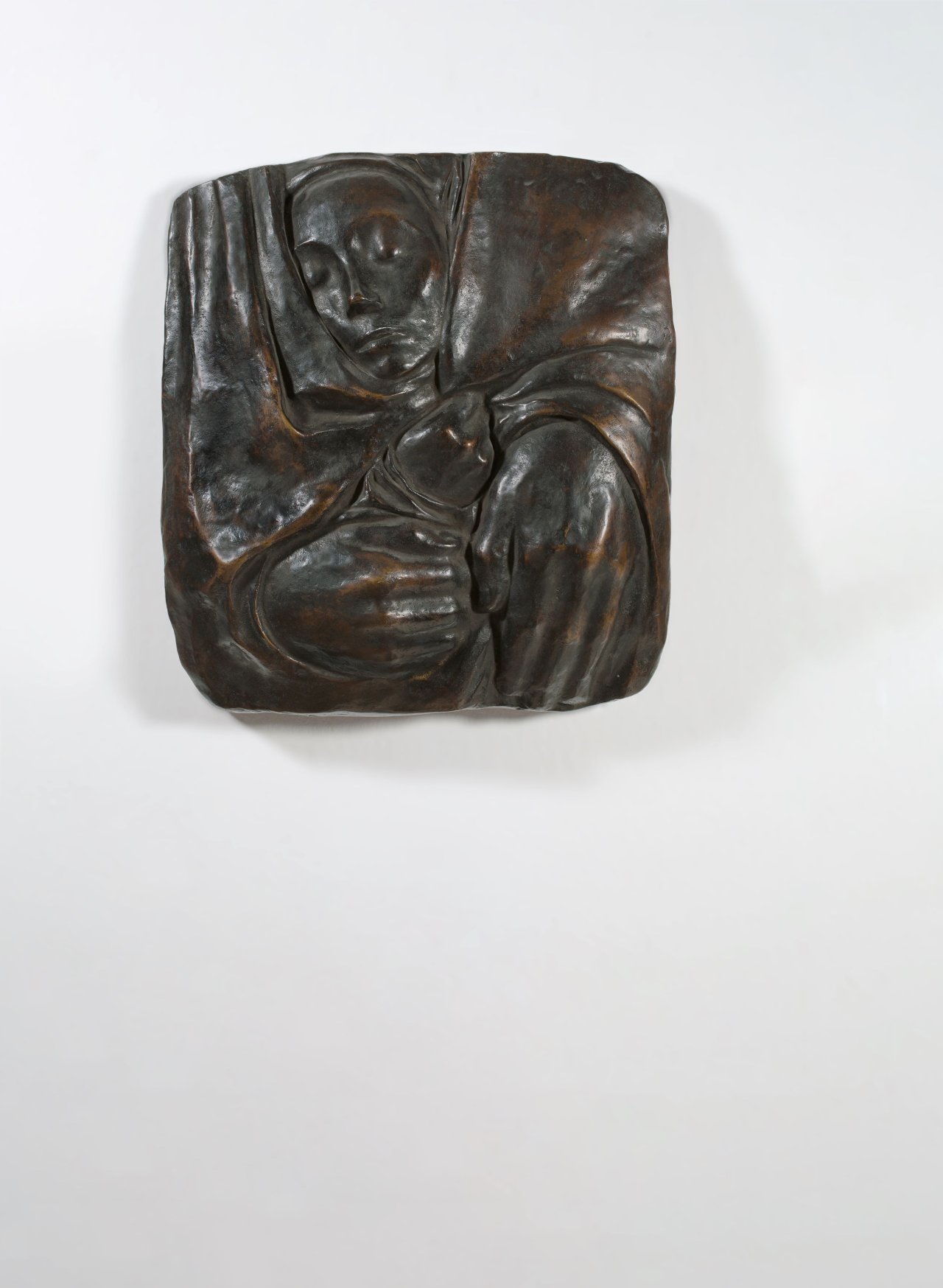 Auf diesem Bild ist das folgende Kunstwerk zu sehen: Käthe Kollwitz. „Grabrelief“. 1935/36.