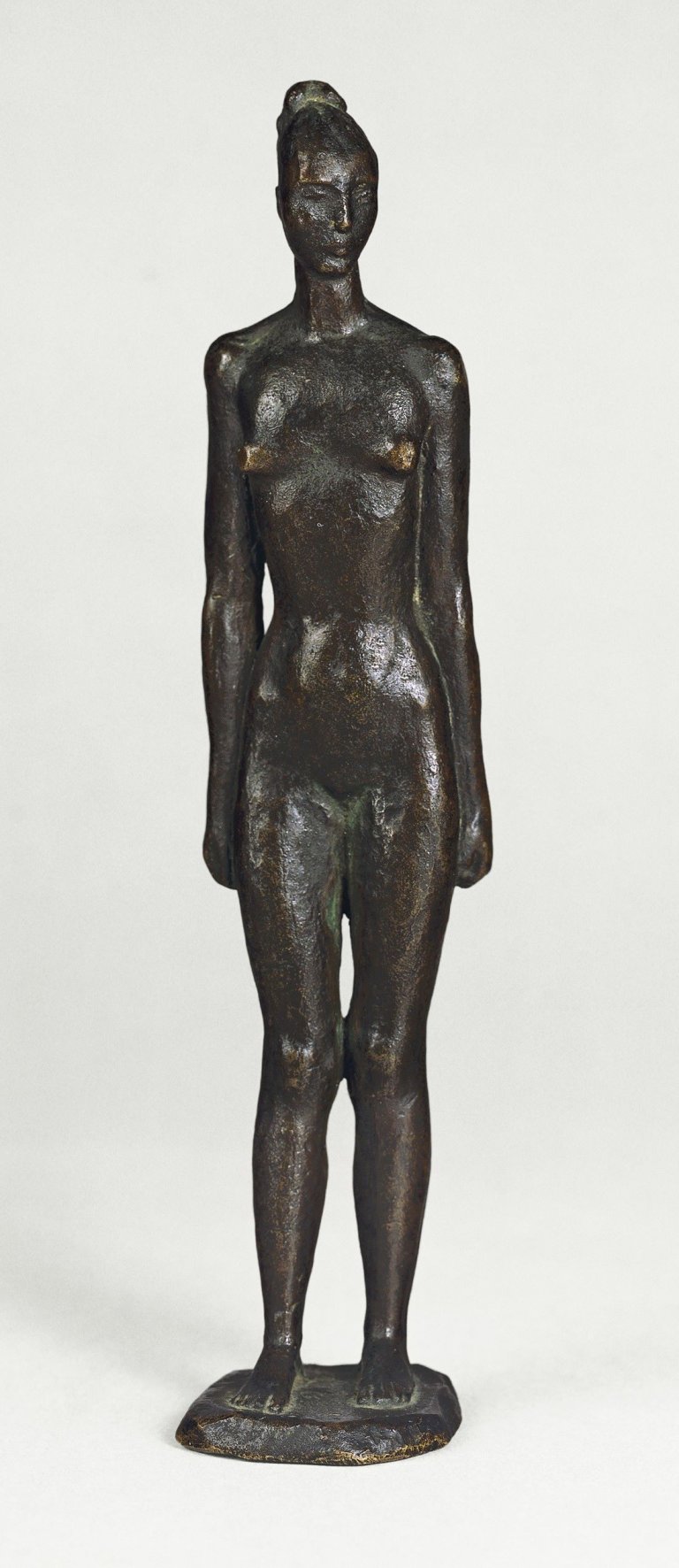 Auf diesem Bild ist das folgende Kunstwerk zu sehen: Renée Sintenis. „Stehende Figur“. 1918.