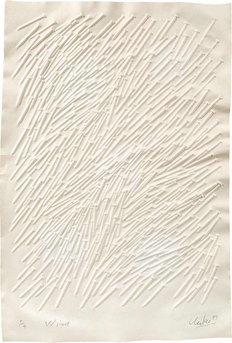 Auf diesem Bild ist das folgende Kunstwerk zu sehen: Günther Uecker. „Wind“. 1999.