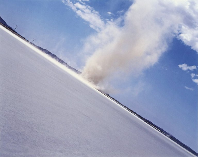 Auf diesem Bild ist das folgende Kunstwerk zu sehen: Doug Aitken. „Cul de Sac“. 2004.