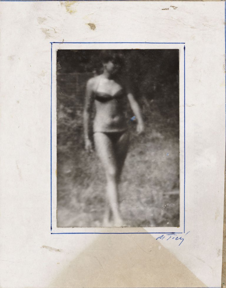 Auf diesem Bild ist das folgende Kunstwerk zu sehen: Miroslav Tichý. Ohne Titel. 1970er–1980er Jahre.