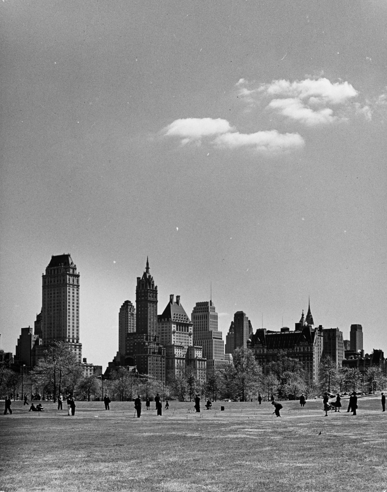 Auf diesem Bild ist das folgende Kunstwerk zu sehen: Andreas Feininger. „N.Y. – Central Park“. 1940.