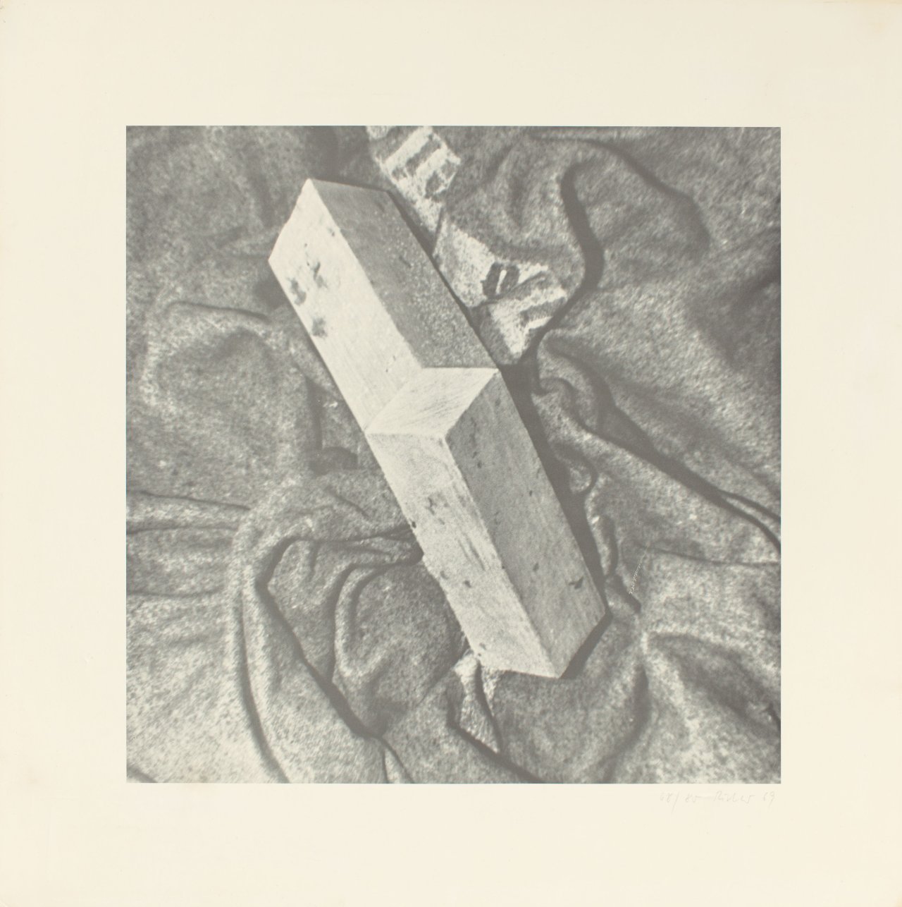 Auf diesem Bild ist das folgende Kunstwerk zu sehen: Gerhard Richter. Aus: „Neun Objekte“. 1969.