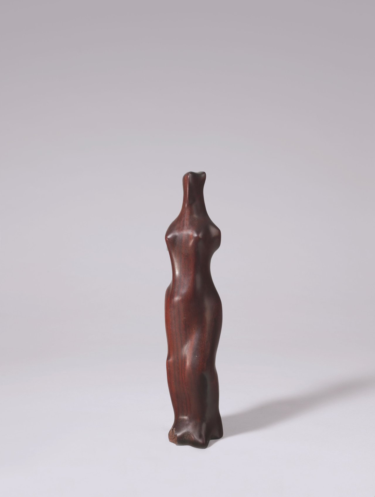 This picture shows the following artwork: Karl Hartung. ”Stehende ohne Arme”. Circa 1947.