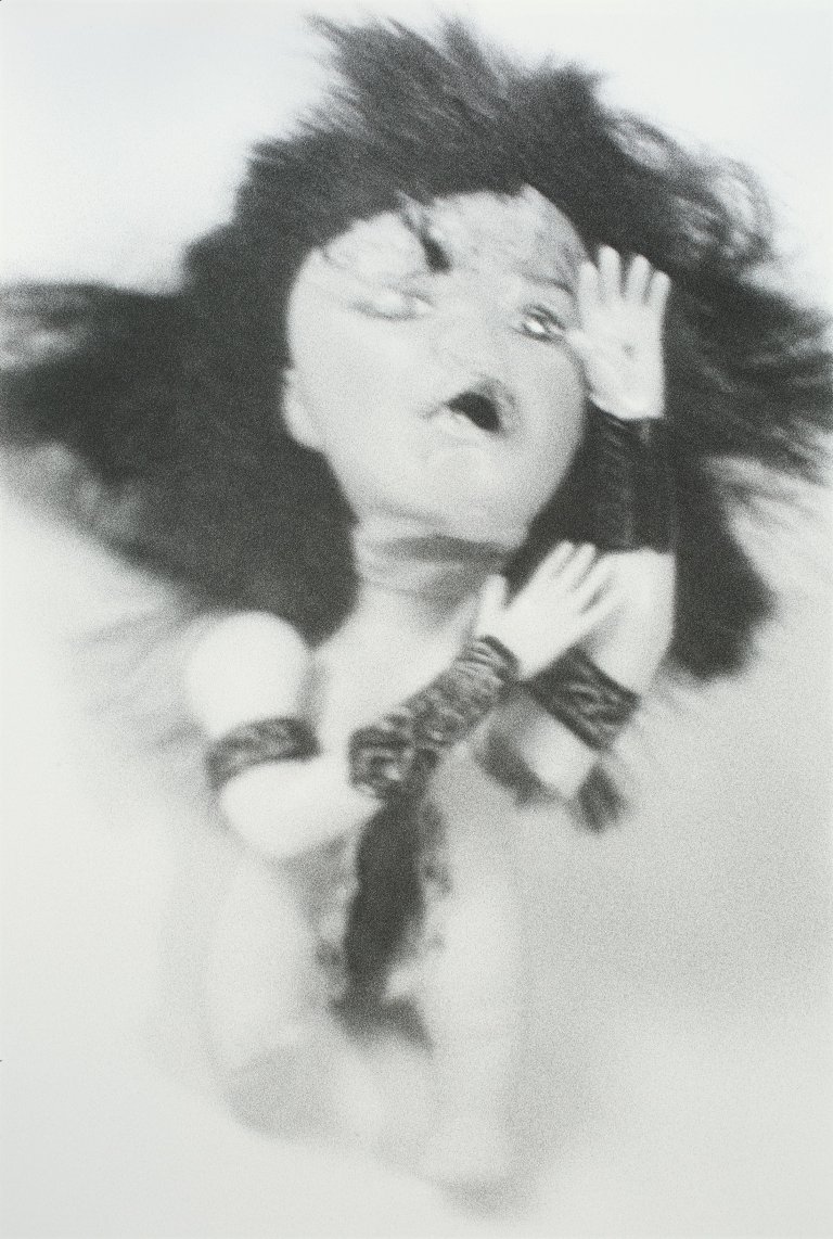 Auf diesem Bild ist das folgende Kunstwerk zu sehen: Cindy Sherman. „Untitled # 343“. 1999.