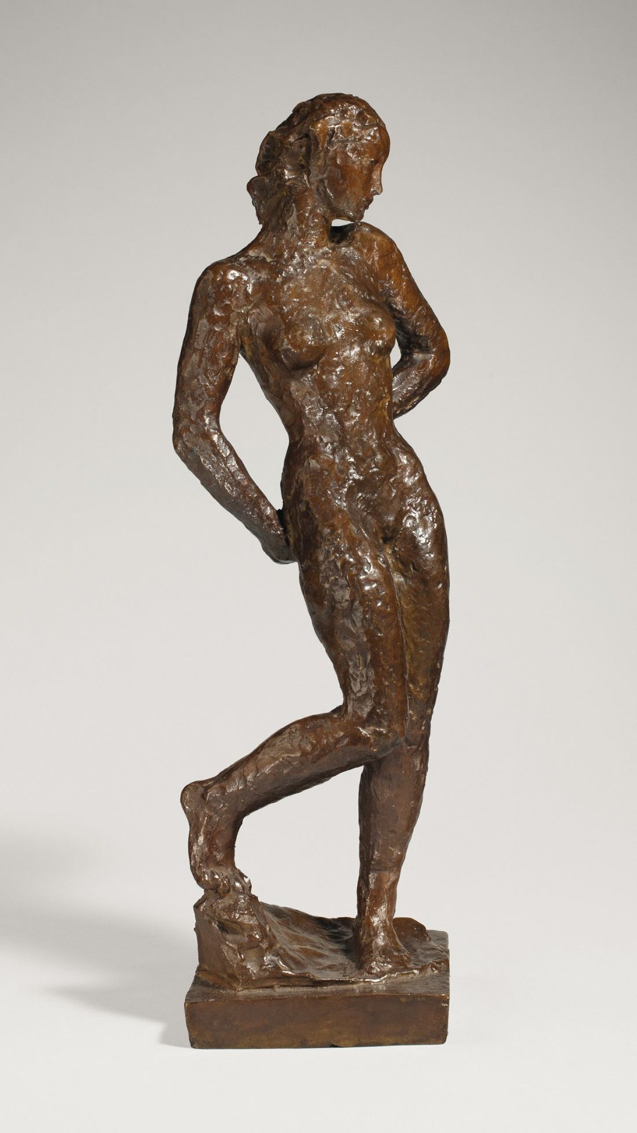 Auf diesem Bild ist das folgende Kunstwerk zu sehen: Georg Kolbe. „Statuette“. 1925.