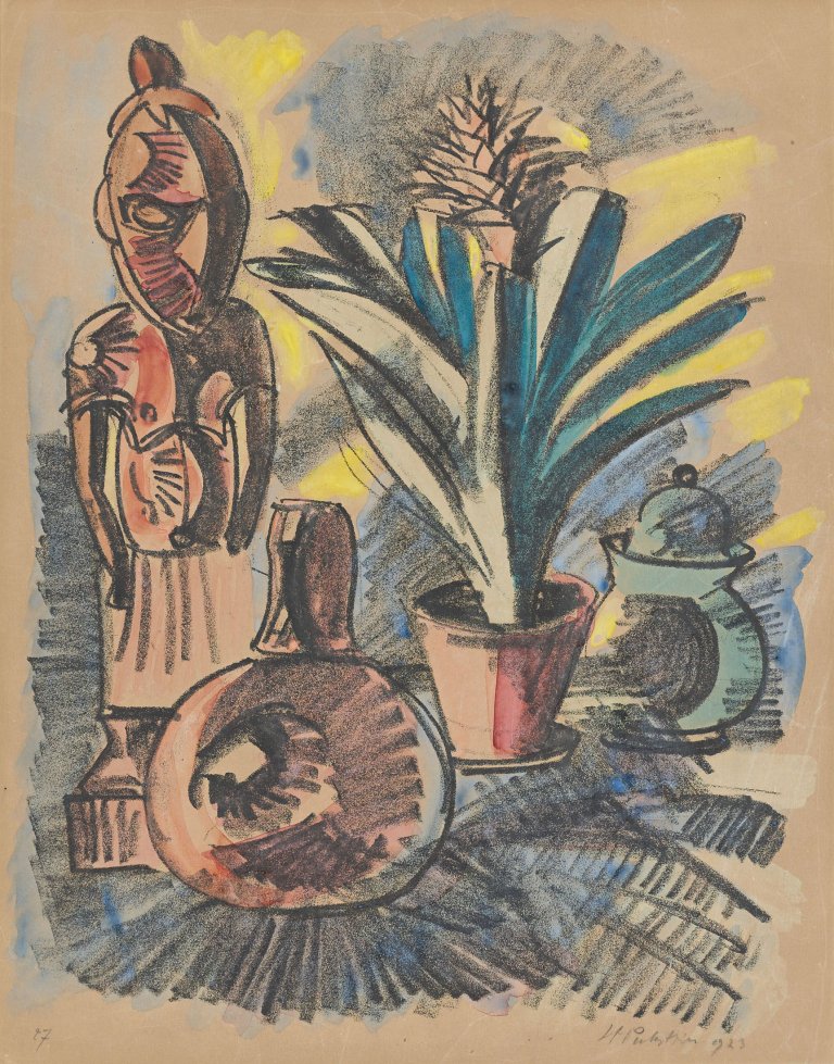 Auf diesem Bild ist das folgende Kunstwerk zu sehen: Max Pechstein. „Stilleben mit Holzfigur und Amaryllis“. 1923.
