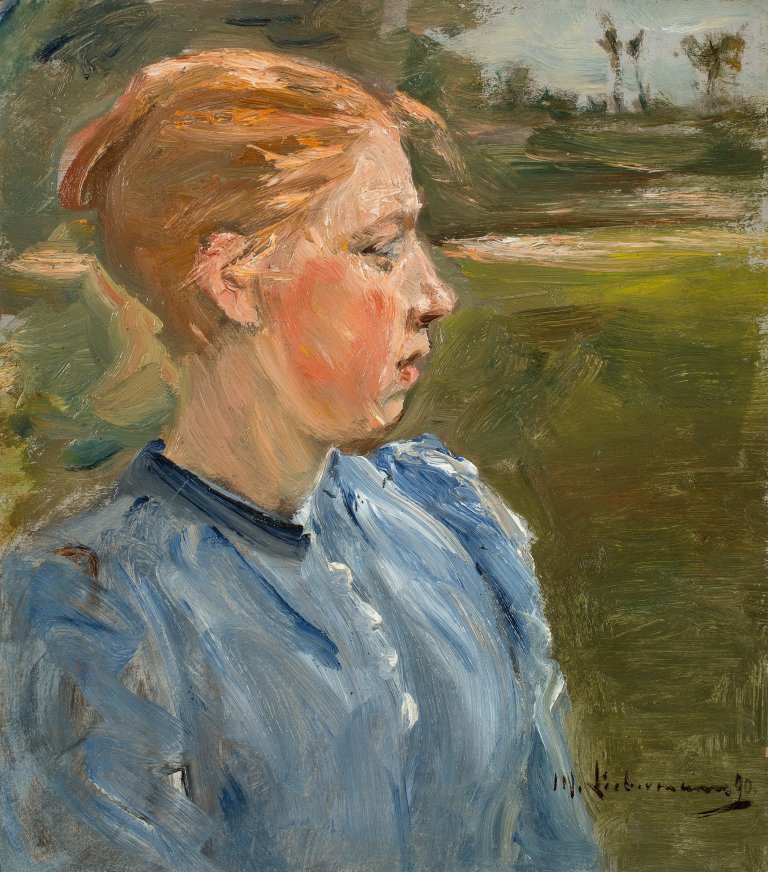 Auf diesem Bild ist das folgende Kunstwerk zu sehen: Max Liebermann. „Blaues Mädchen in Landschaft – Bauernmädchen“. 1890.