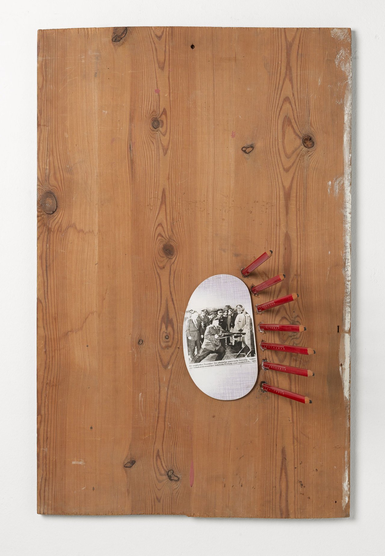 This picture shows the following artwork: Georg Herold. Bollwerk gegen den Bolschewismus. 1983.