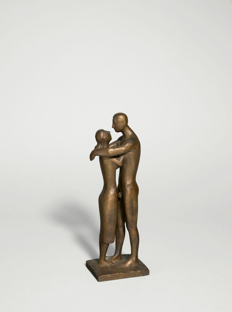 Auf diesem Bild ist das folgende Kunstwerk zu sehen: Gerhard Marcks. „Stehendes Liebespaar“. 1965.