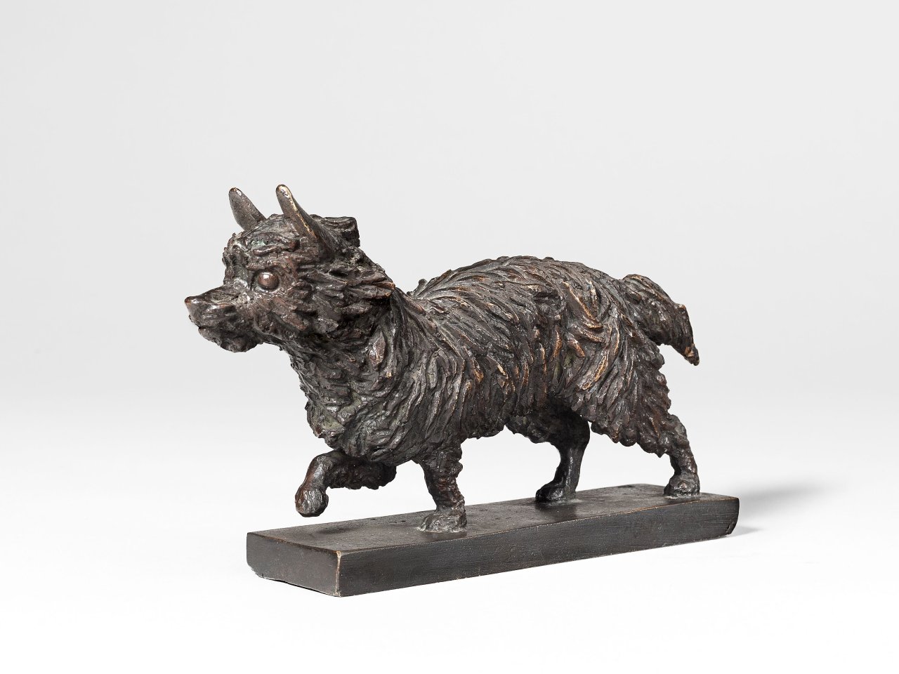 Auf diesem Bild ist das folgende Kunstwerk zu sehen: Renée Sintenis. „Wildhund“. 1949.