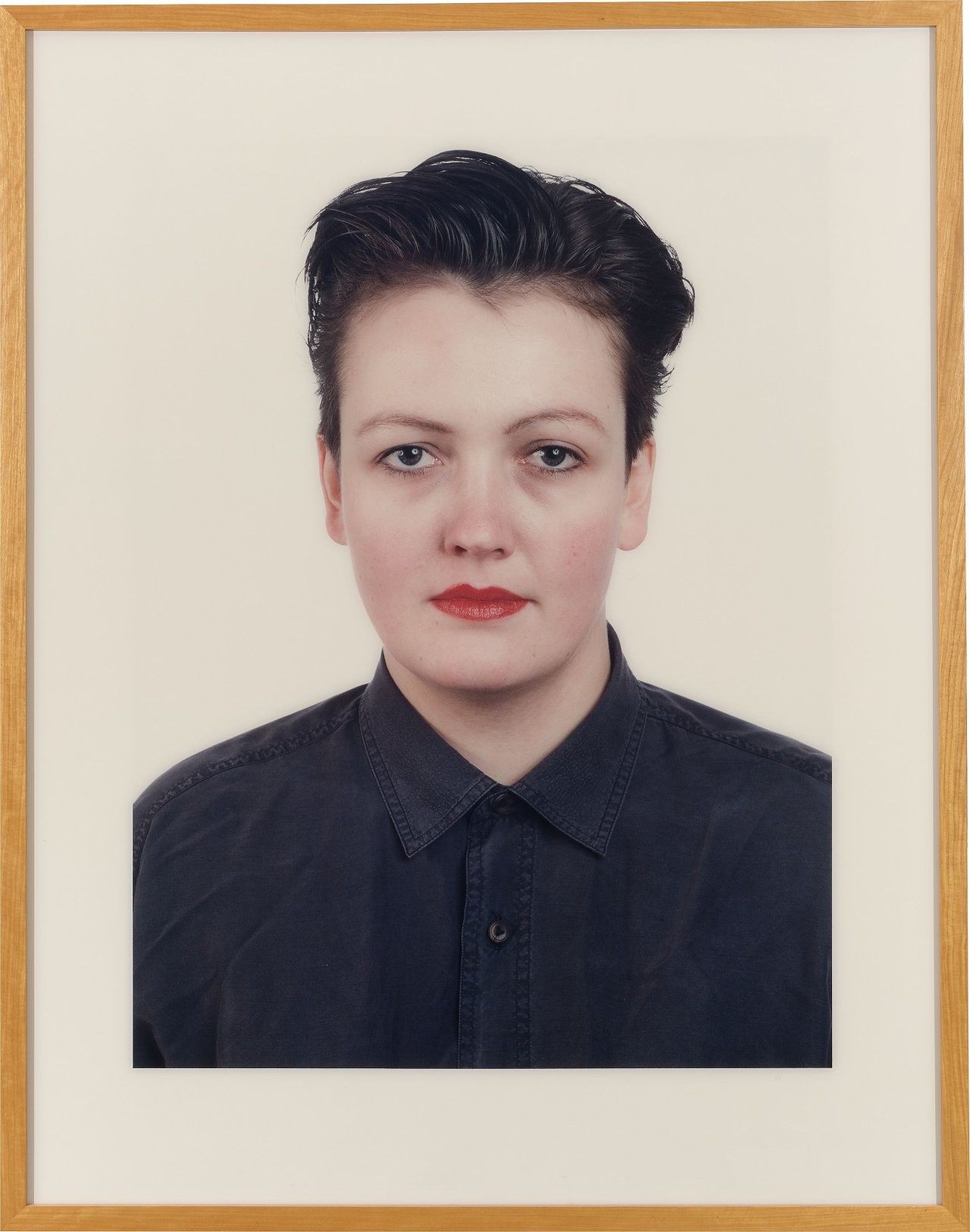 Auf diesem Bild ist das folgende Kunstwerk zu sehen: Thomas Ruff. „Porträt (C. Hoffmann)“. 1989.